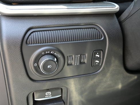 Used 2024 Jeep Wagoneer Series II w/ Flexible Seating Group AWD/4WD image 26