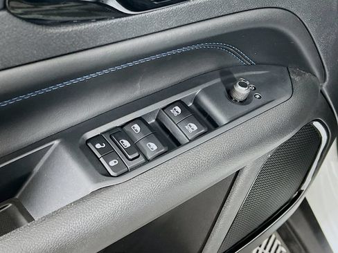 New 2026 Jeep Compass Latitude AWD/4WD image 17