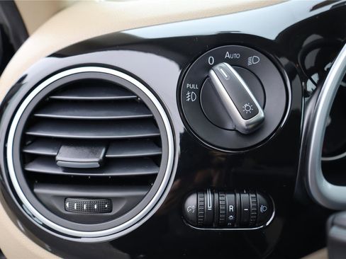 Used 2019 Volkswagen Beetle 2.0T SE w/ SE Premium Package image 16