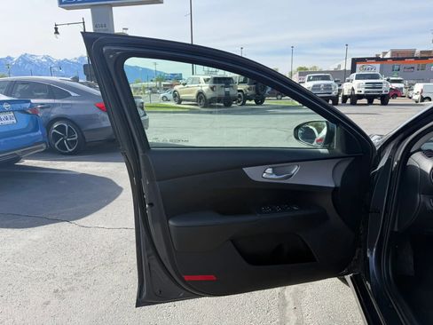 Used 2023 Kia Forte LXS image 13