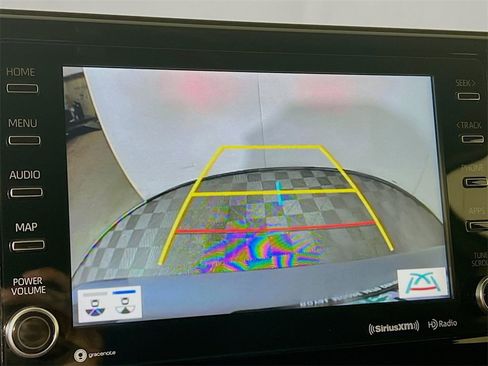 Certified 2022 Toyota Venza LE image 13