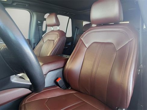 Used 2024 Ford Expedition Limited image 13