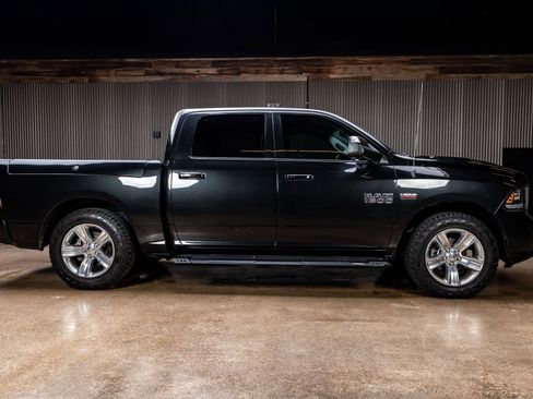 Used 2017 RAM 1500 Sport image 10