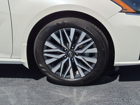 Used 2025 Nissan Altima 2.5 SV FWD image 10