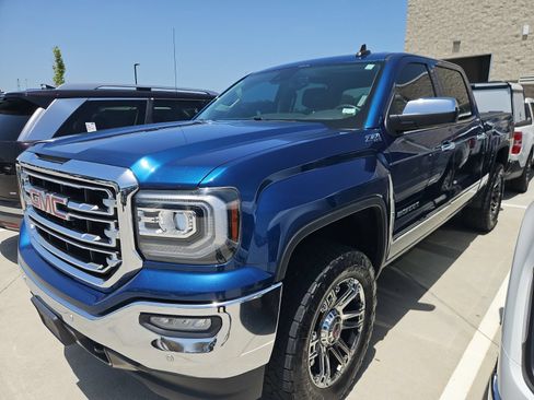 Used 2018 GMC Sierra 1500 SLT AWD/4WD image 3