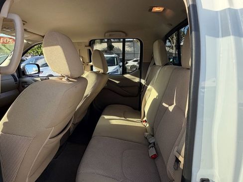 Used 2019 Nissan Frontier SV w/ Value Truck Package AWD/4WD image 10