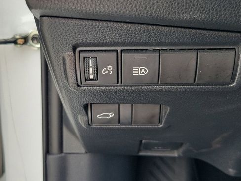 Used 2022 Toyota Corolla Cross XLE w/ Convenience Package FWD image 32