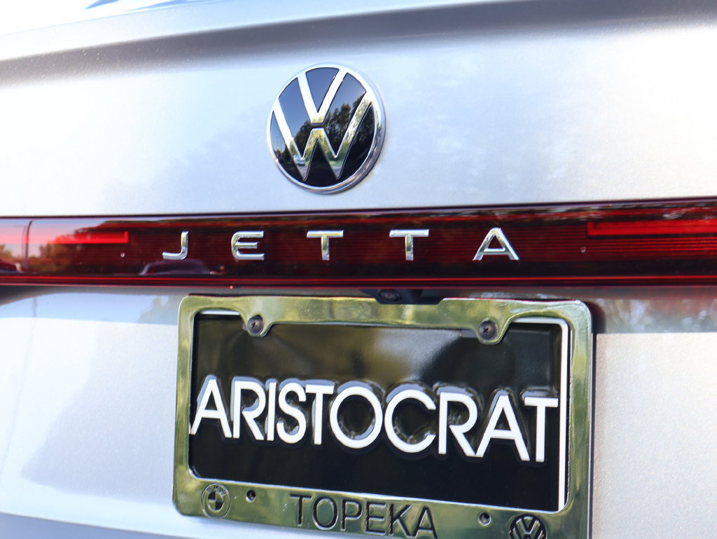 Certified 2026 Volkswagen Jetta SE FWD image 33
