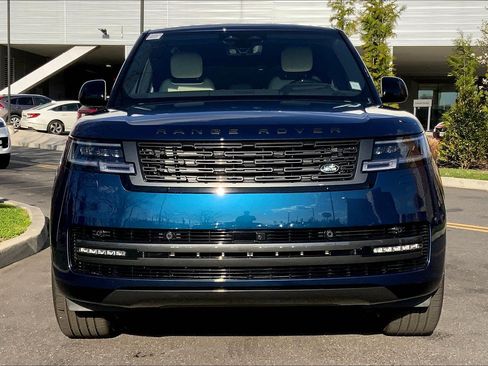 New 2025 Land Rover Range Rover SE image 3