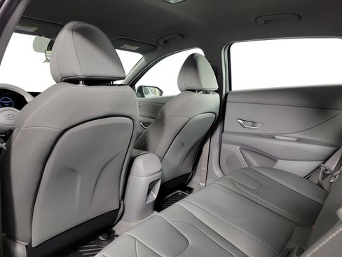 New 2025 Hyundai Elantra SEL image 33