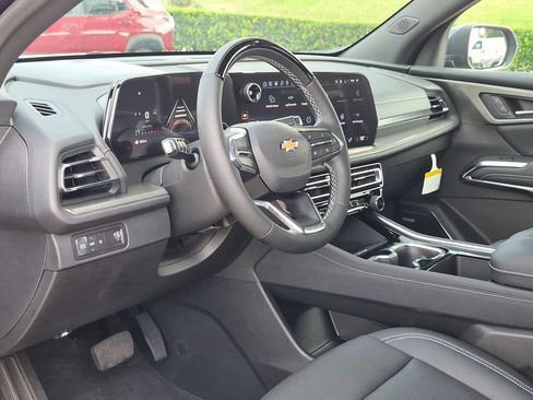 Used 2026 Chevrolet Traverse LT w/ Enhanced Driving Package FWD image 9