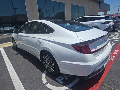 Certified 2021 Hyundai Sonata Limited w/ Cargo Package FWD image 7