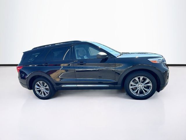 Used 2023 Ford Explorer XLT w/ Equipment Group 202A AWD/4WD image 12