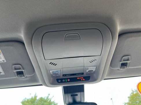 Used 2024 Chevrolet Equinox LT AWD/4WD image 38