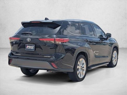 Used 2022 Toyota Highlander Limited FWD image 5