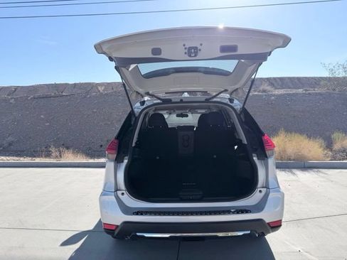 Used 2017 Nissan Rogue SV AWD/4WD image 31
