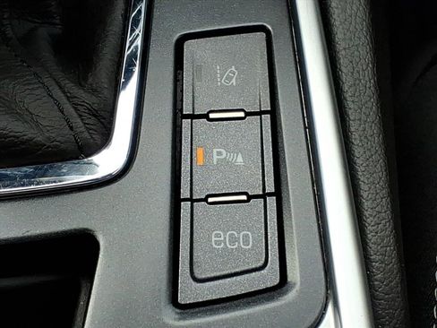 Used 2014 Cadillac SRX Luxury w/ Driver Awareness Package image 18