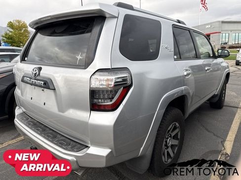 Used 2018 Toyota 4Runner TRD Off-Road Premium AWD/4WD image 18