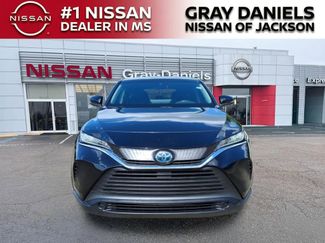 Used 2021 Toyota Venza LE video 2