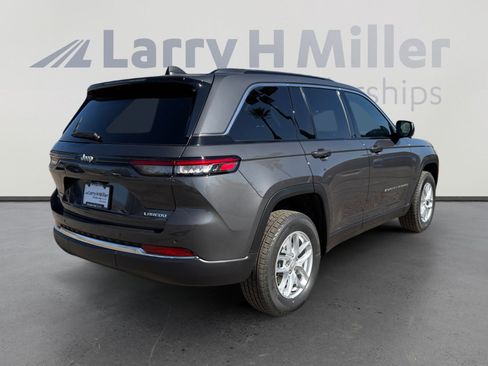 New 2025 Jeep Grand Cherokee Laredo X w/ Luxury Tech Group I image 5