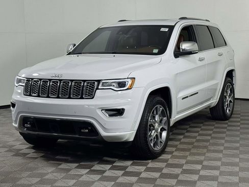 Used 2020 Jeep Grand Cherokee Overland AWD/4WD image 7