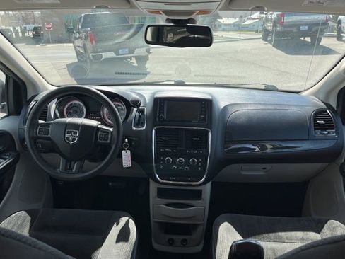 Used 2019 Dodge Grand Caravan SE FWD image 34