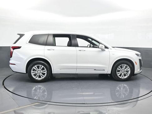 Used 2024 Cadillac XT6 Luxury image 7