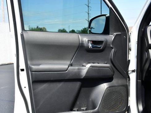 Used 2023 Toyota Tacoma TRD Off-Road w/ Advanced Technology Package image 12