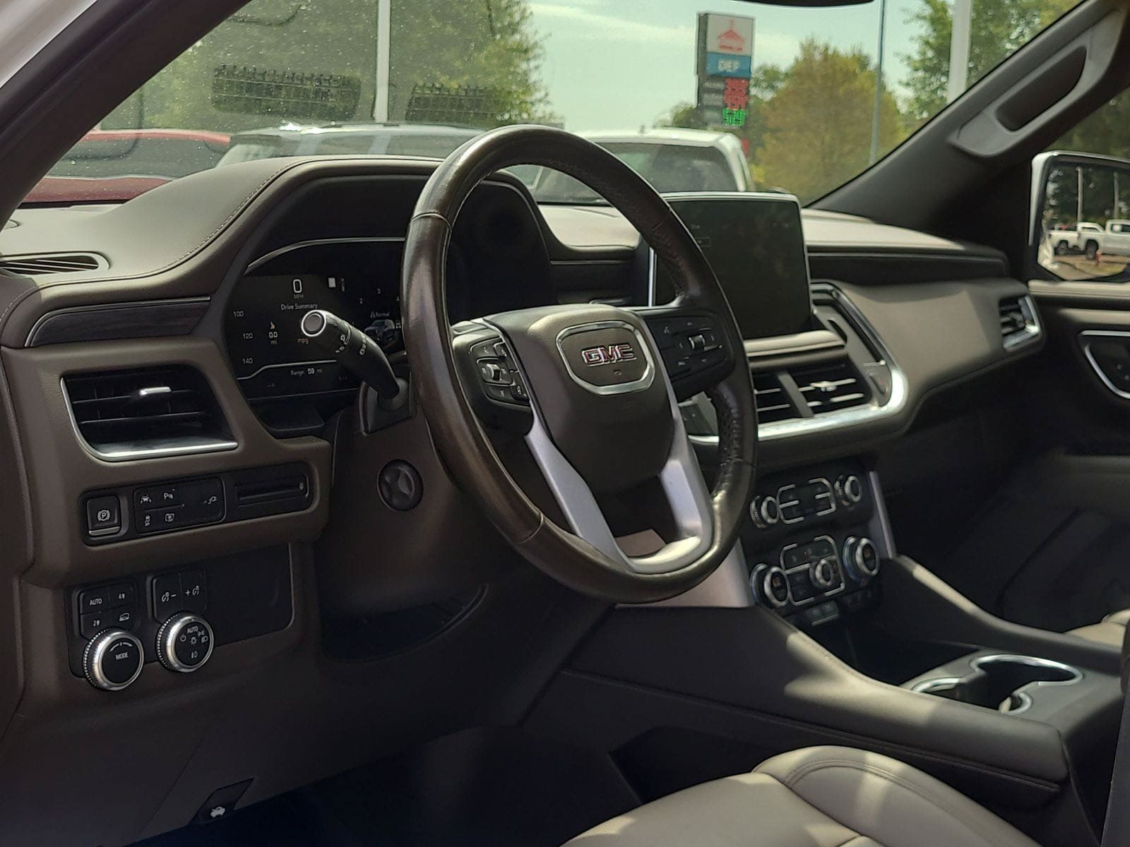 Used 2022 GMC Yukon SLT w/ SLT Premium Package AWD/4WD image 10