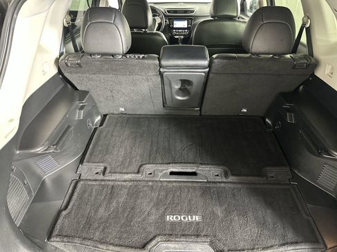 Used 2016 Nissan Rogue SL image 28