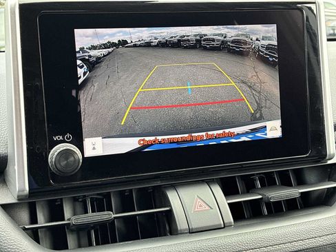 Used 2025 Toyota RAV4 XLE AWD/4WD image 22