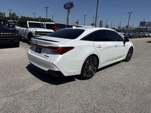 Used 2019 Toyota Avalon Touring w/ Advanced Safety Package FWD image 3