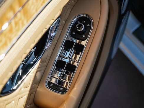 Used 2021 Bentley Continental GT AWD/4WD image 21