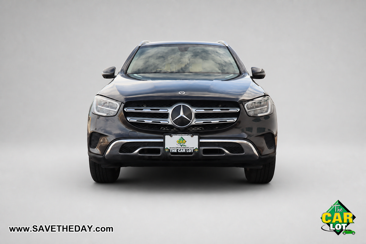 Used 2021 Mercedes-Benz GLC 300 w/ Premium Package image 11