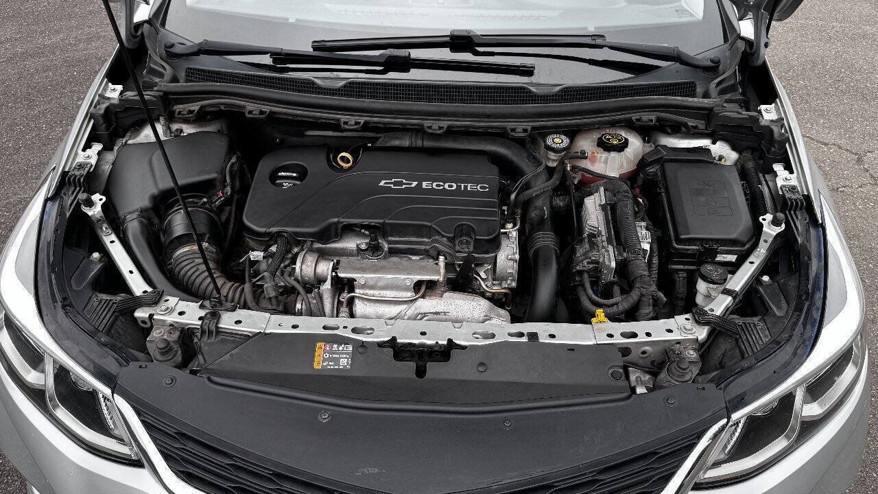 Used 2018 Chevrolet Cruze LS FWD image 20