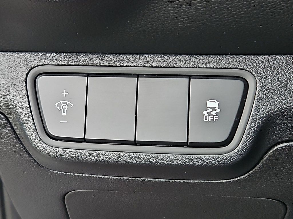 Certified 2023 Kia Forte LXS FWD image 25