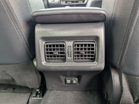 Used 2025 Toyota Camry SE w/ Multimedia Upgrade Package image 7