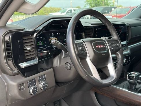 Used 2023 GMC Sierra 1500 SLT w/ SLT Premium Package AWD/4WD image 17