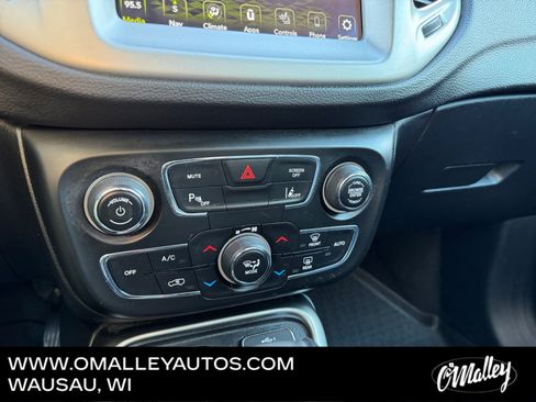 Used 2021 Jeep Compass Latitude w/ Driver Assistance Group image 21