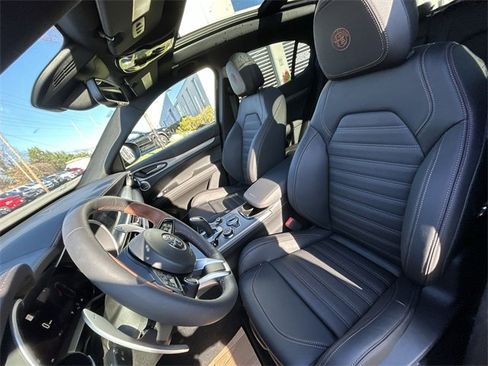 New 2025 Alfa Romeo Stelvio Sprint image 11