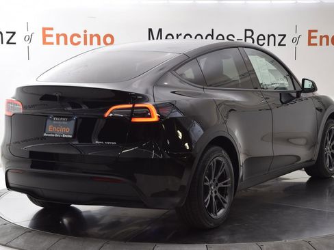 Used 2024 Tesla Model Y Long Range image 6