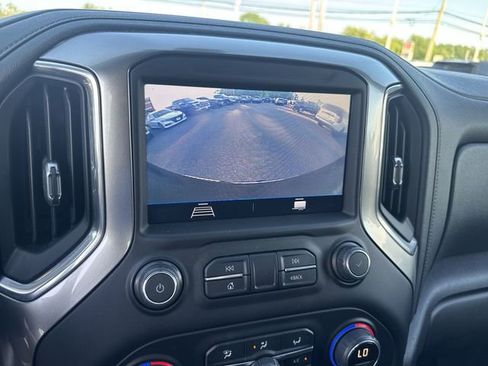 Used 2021 Chevrolet Silverado 1500 LT AWD/4WD image 14
