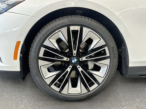 Used 2024 BMW 530i xDrive w/ Premium Package AWD/4WD image 33