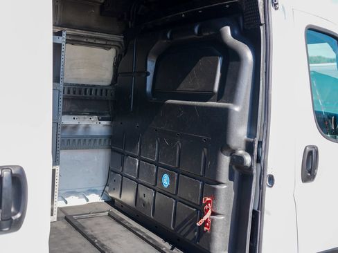 Used 2021 RAM ProMaster 2500 FWD image 25