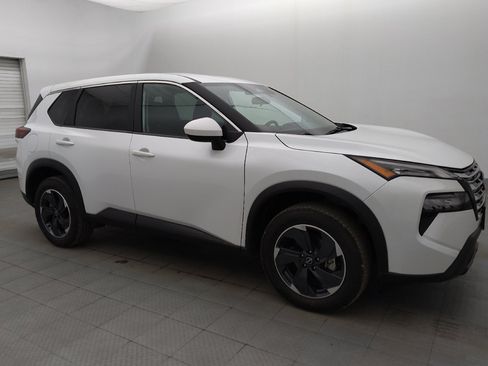Used 2025 Nissan Rogue SV AWD/4WD image 11
