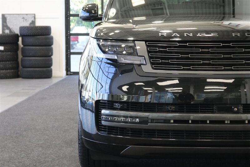 Used 2025 Land Rover Range Rover Long Wheelbase Autobiography AWD/4WD image 49