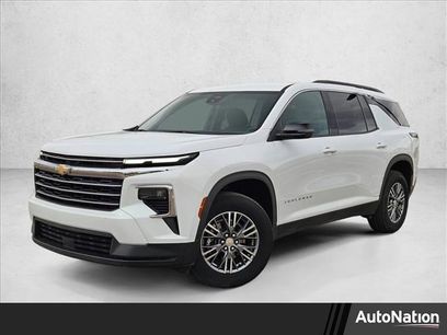 Used 2025 Chevrolet Traverse LT