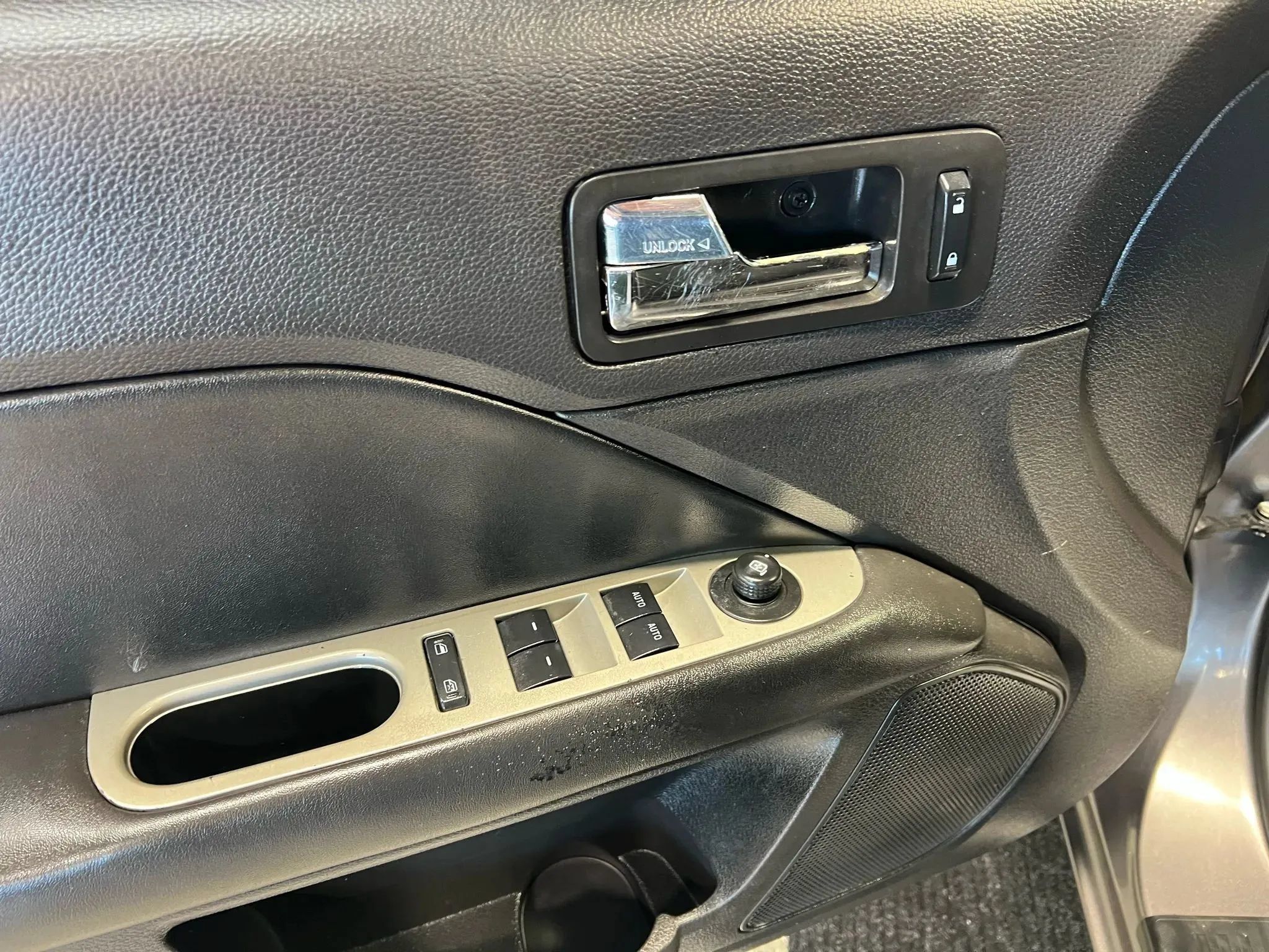 Used 2011 Ford Fusion SEL w/ 301A Rapid Spec Order Code FWD image 6