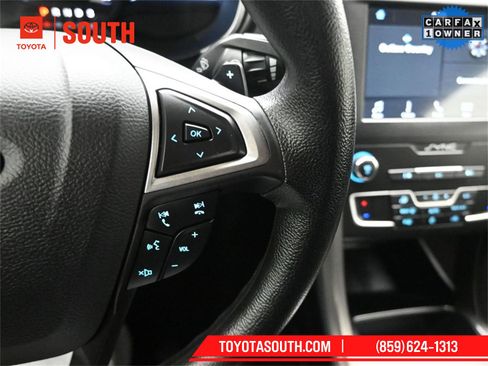 Used 2019 Ford Fusion SE image 17