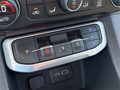 Certified 2023 GMC Acadia SLE w/ Driver Convenience Package image 15